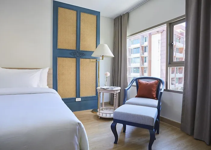 56 Surawong Hotel 3*